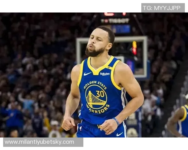 本赛季表现惊艳的球员盘点:马尔卡宁与库里多次斩获45分以上 本赛季表现惊艳的球员盘点:马尔卡宁与库里多次斩获45分以上