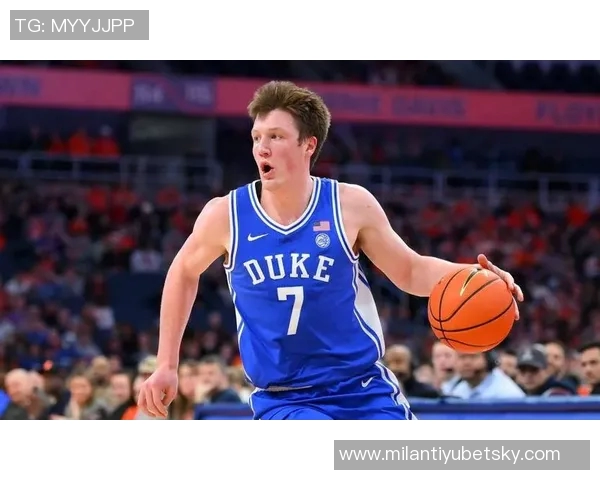 黄蜂新秀克尼佩尔入选周最佳提名展现无限潜力引发关注 黄蜂新秀克尼佩尔入选周最佳提名展现无限潜力引发关注