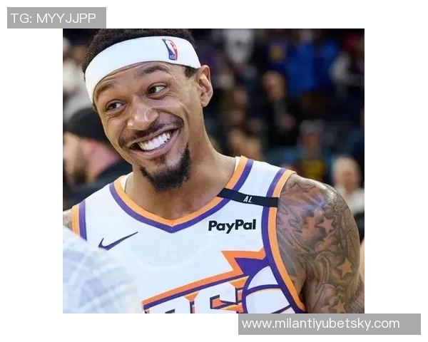 快船官方确认比尔因背部不适明日对阵开拓者出战存疑