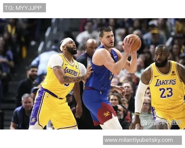 杰西巴斯直言在湖人队遭遇敌意感受后妈身份的压力与挑战