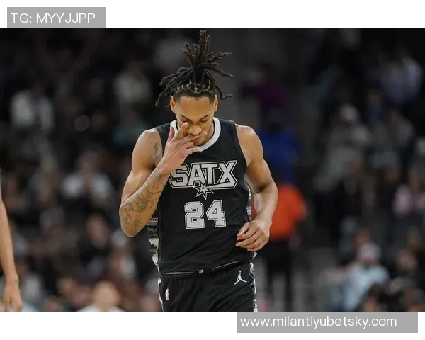 瓦塞尔强势挡拆助攻文班三步后仰跳投决胜最后一攻