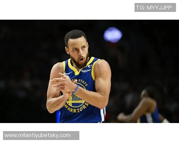 库里质疑裁判判罚程序称从未见过如此先延迟再吹犯规的情况