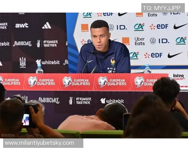 法国国家队新名单公布姆巴佩领衔新星埃基蒂克科曼恩昆库入选